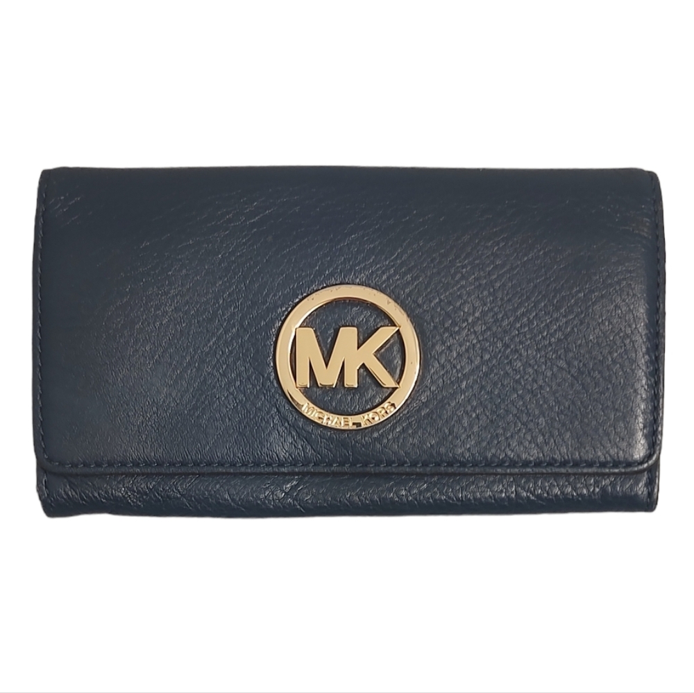MICHAEL KORS Fulton Continental Flap Carryall Wallet Pebbled Leather Navy Blue